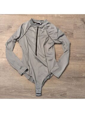 Love J long sleeve gray bodysuit size medium